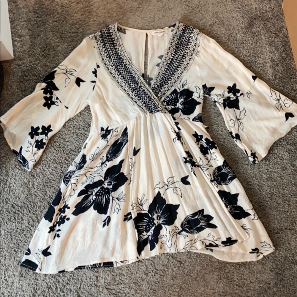 Billabong mid-sleeve dress